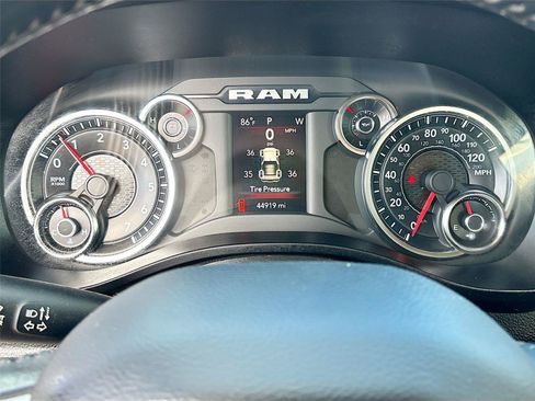 Used 2019 RAM 1500 Big Horn AWD/4WD image 12
