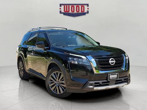 Used 2025 Nissan Pathfinder SL w/ SL Premium Package AWD/4WD image 1