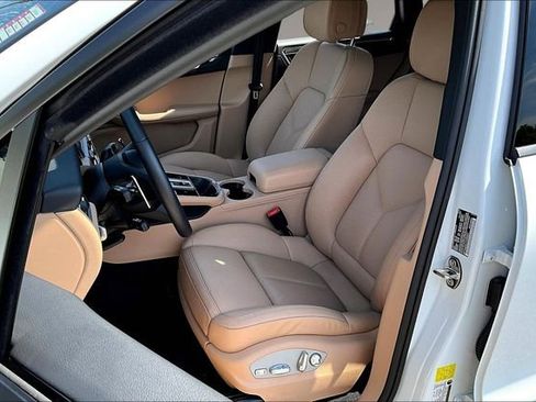 Used 2026 Porsche Macan AWD/4WD image 20