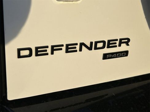 Used 2023 Land Rover Defender 130 X-Dynamic SE image 13