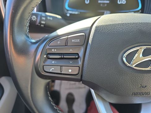 Used 2024 Hyundai Venue SEL image 21