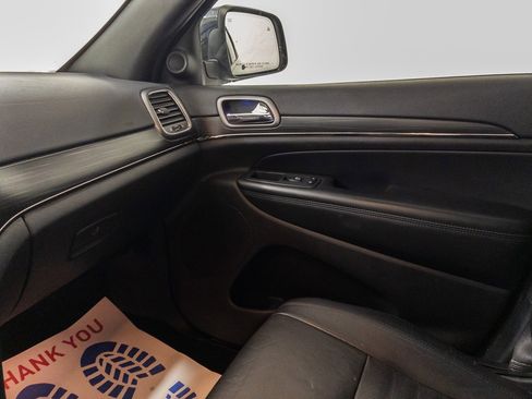 Used 2020 Jeep Grand Cherokee Limited X image 30