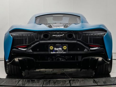 Used 2024 McLaren Artura RWD image 15