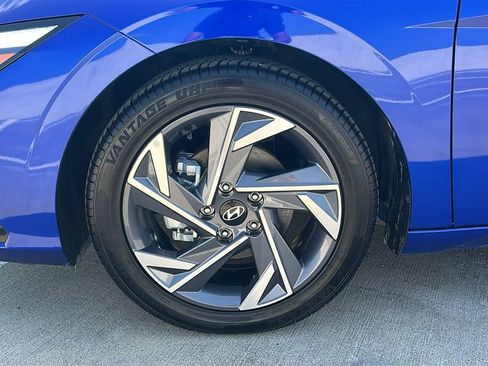 Used 2025 Hyundai Elantra SEL FWD image 7