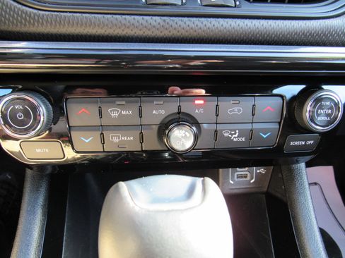 Used 2023 Jeep Compass Latitude w/ Sun and Sound Group image 20