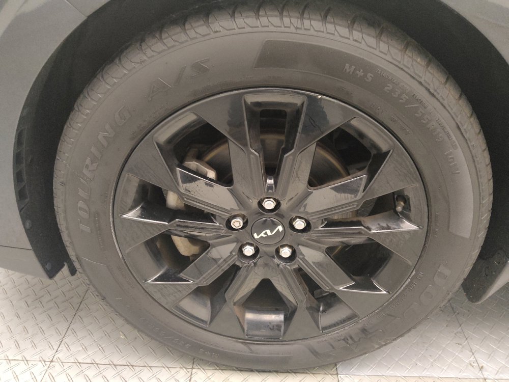 Used 2022 Kia Carnival SX Prestige FWD image 31