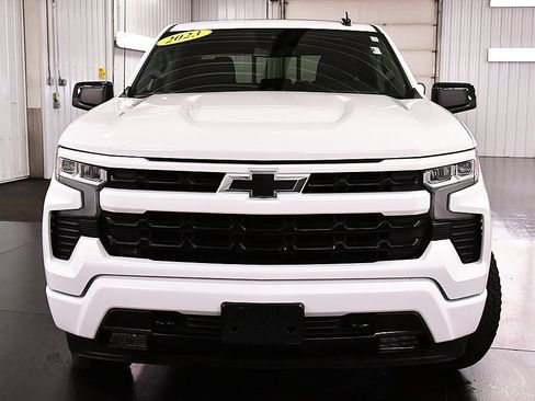 Used 2023 Chevrolet Silverado 1500 RST image 2