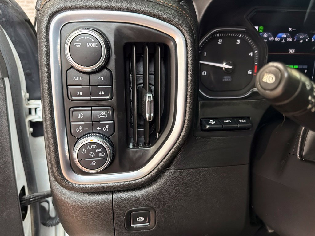Used 2021 GMC Sierra 2500 AT4 w/ AT4 Premium Plus Package AWD/4WD image 24