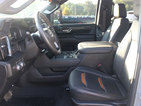 Used 2024 GMC Sierra 2500 AT4 w/ AT4 Premium Plus Package AWD/4WD image 16