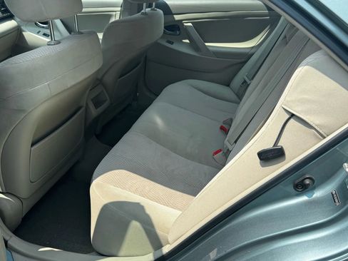 Used 2010 Toyota Camry LE image 14