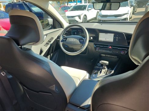 New 2026 Kia Niro EX image 13