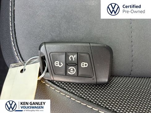 Used 2023 Volkswagen Taos SE w/ Black Wheel Package FWD image 28