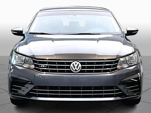 Used 2018 Volkswagen Passat 2.0T R-Line image 4