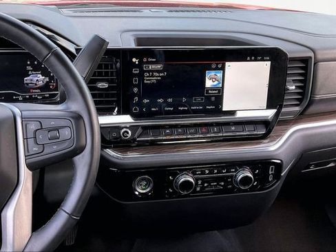 Used 2024 GMC Sierra 1500 Elevation AWD/4WD image 9