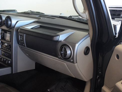 Used 2003 HUMMER H2 w/ Preferred Equipment Group AWD/4WD image 28