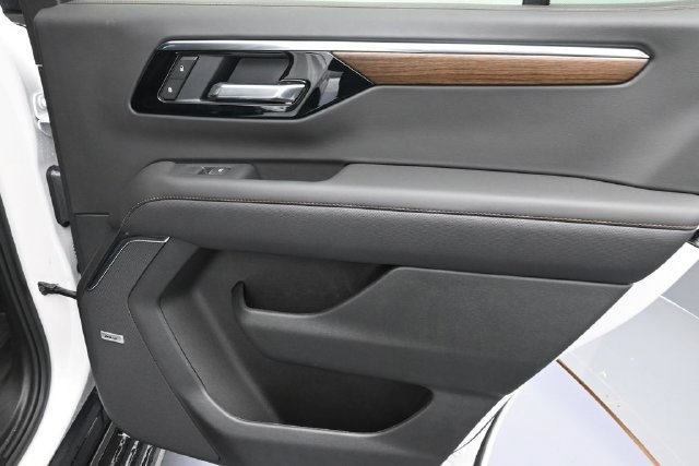 Used 2025 Chevrolet Tahoe High Country AWD/4WD image 34
