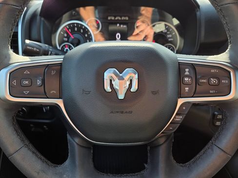 Used 2025 RAM 1500 Big Horn AWD/4WD image 32