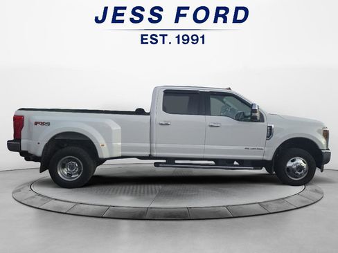Used 2019 Ford F350 Lariat w/ Chrome Package image 6