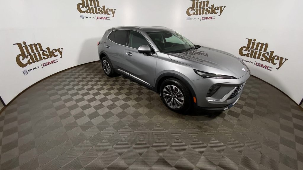 Used 2024 Buick Envision Preferred AWD/4WD image 2