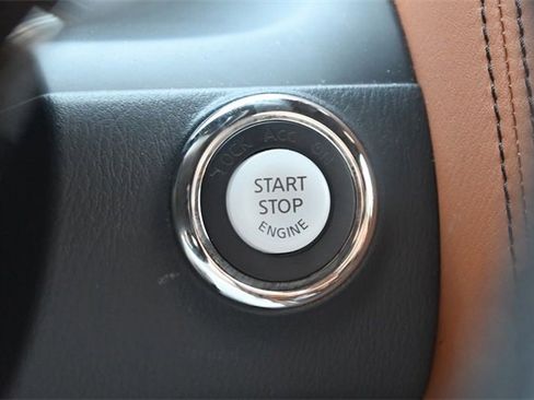 Used 2024 INFINITI QX80 Sensory image 23