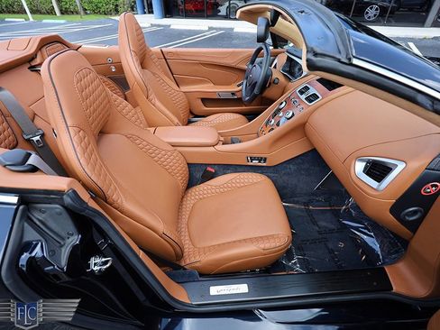 Used 2016 Aston Martin Vanquish Volante RWD image 14