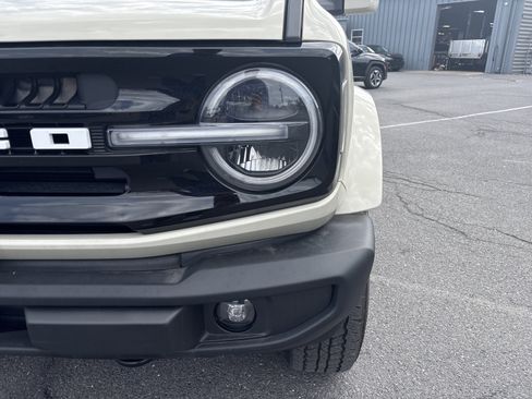 Used 2025 Ford Bronco Outer Banks image 12