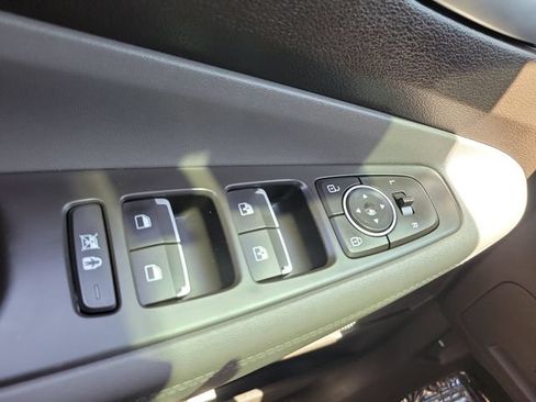 Used 2019 Hyundai Santa Fe SEL FWD image 17