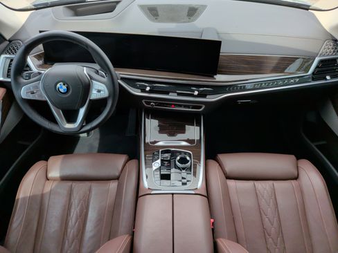 Used 2024 BMW X7 xDrive40i w/ Executive Package image 30