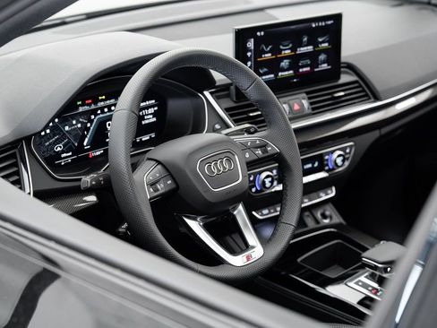 Certified 2025 Audi SQ5 Premium Plus w/ Premium Plus Package AWD/4WD image 9