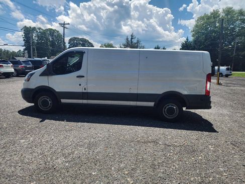 Used 2018 Ford Transit 250 148 Low Roof RWD image 5