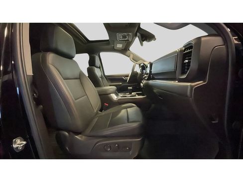Used 2024 GMC Sierra 1500 SLT w/ SLT Premium Plus Package AWD/4WD image 17