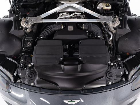 Used 2021 Aston Martin V8 Vantage Roadster image 46