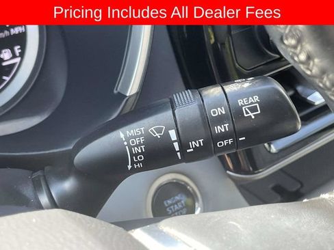 Used 2021 Toyota Highlander XLE AWD/4WD image 31