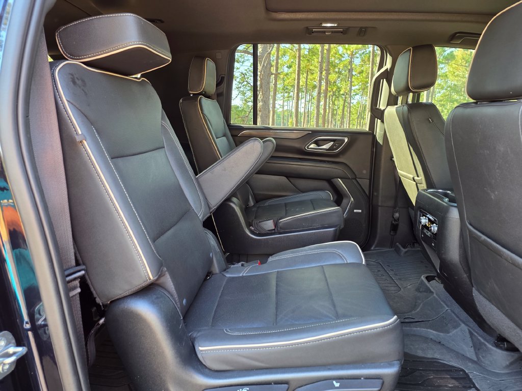Used 2023 GMC Yukon XL SLT AWD/4WD image 22