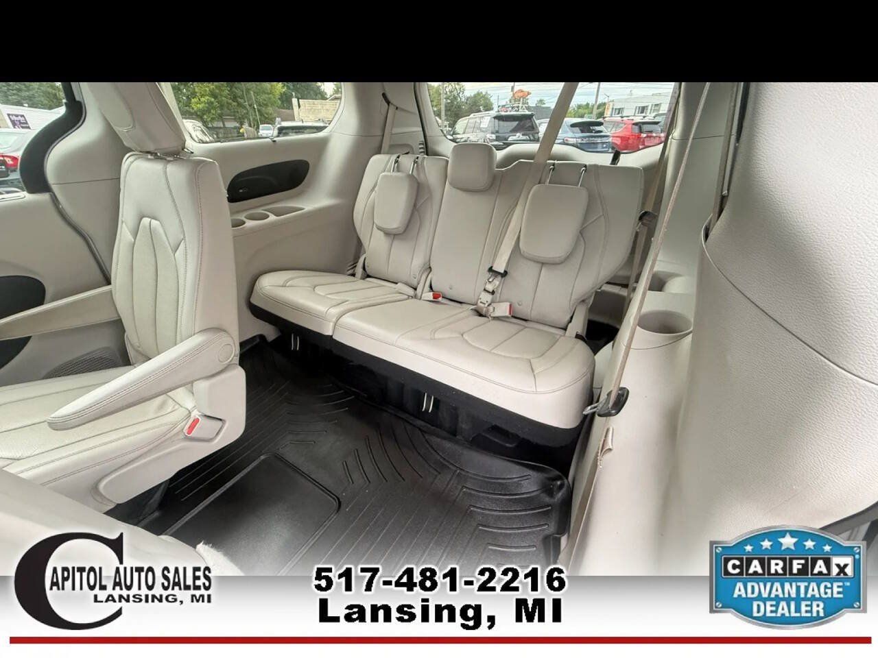 Used 2018 Chrysler Pacifica Touring-L Plus w/ Tire & Wheel Group FWD image 14