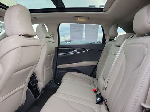 Certified 2022 Lincoln Nautilus Reserve image 13