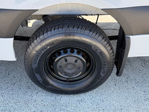 Used 2019 Mercedes-Benz Sprinter 170 Cargo image 25