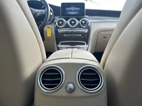 Used 2019 Mercedes-Benz GLC 300 w/ Premium Package image 23