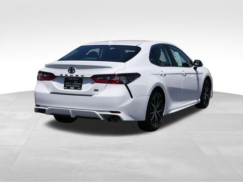 Used 2024 Toyota Camry SE FWD image 32