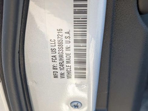 Used 2025 Jeep Grand Cherokee Altitude AWD/4WD image 17