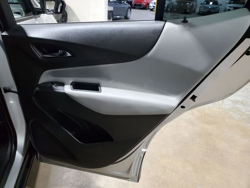 Used 2020 Chevrolet Equinox LS w/ LS Convenience Package image 21
