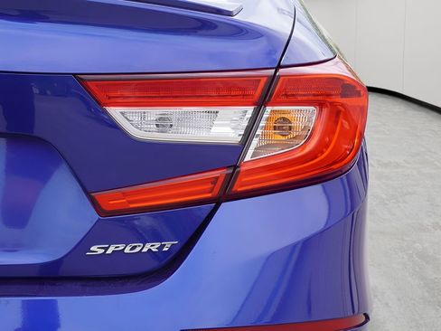 Used 2019 Honda Accord Sport image 8