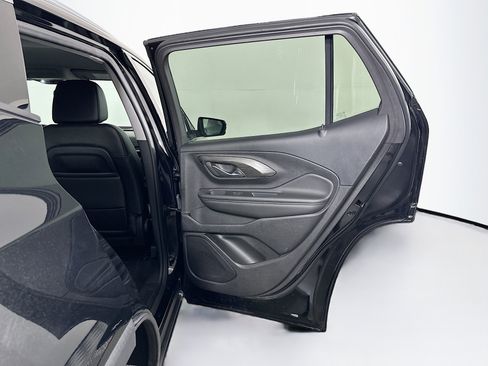 Used 2024 GMC Terrain SLT image 29