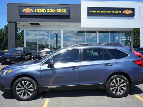 Used 2017 Subaru Outback 3.6R Limited AWD/4WD image 2