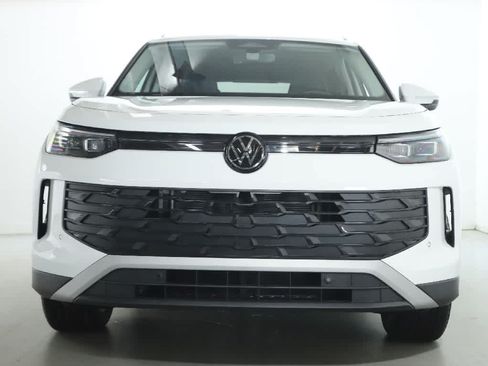 Used 2026 Volkswagen Tiguan SE AWD/4WD image 5