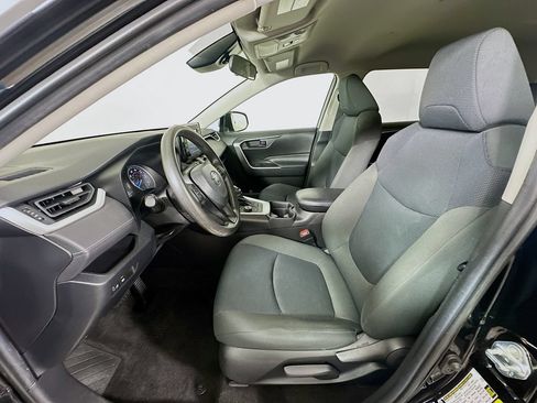 Used 2021 Toyota RAV4 LE AWD/4WD image 31