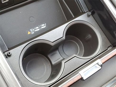 Used 2023 GMC Yukon Denali Ultimate image 19