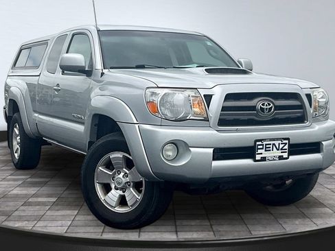 Used 2010 Toyota Tacoma 4x4 Access Cab V6 image 3