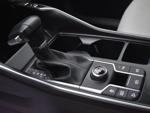 Used 2025 Kia Sorento S image 23