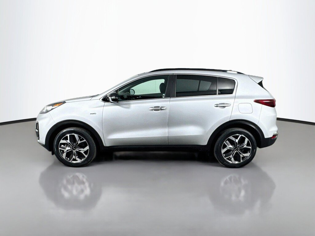 Used 2022 Kia Sportage EX AWD/4WD image 2